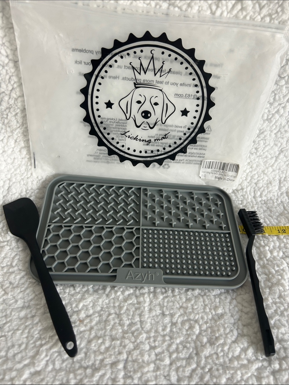 Azyh Silicone Dog Licking Mat with Brush & Scraper - Gray